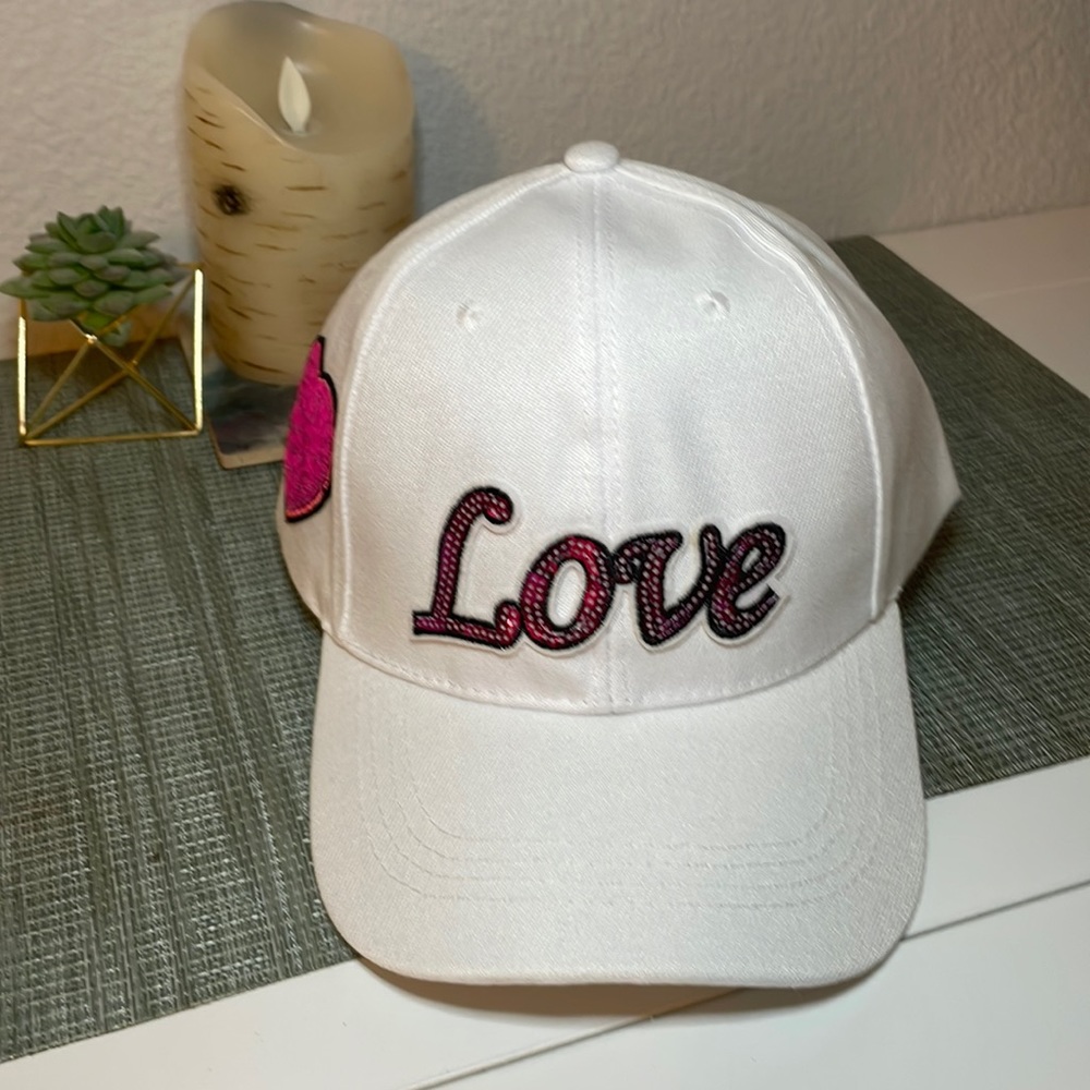 #46w 💕 White Love Sparkle Baseball Cap 💕